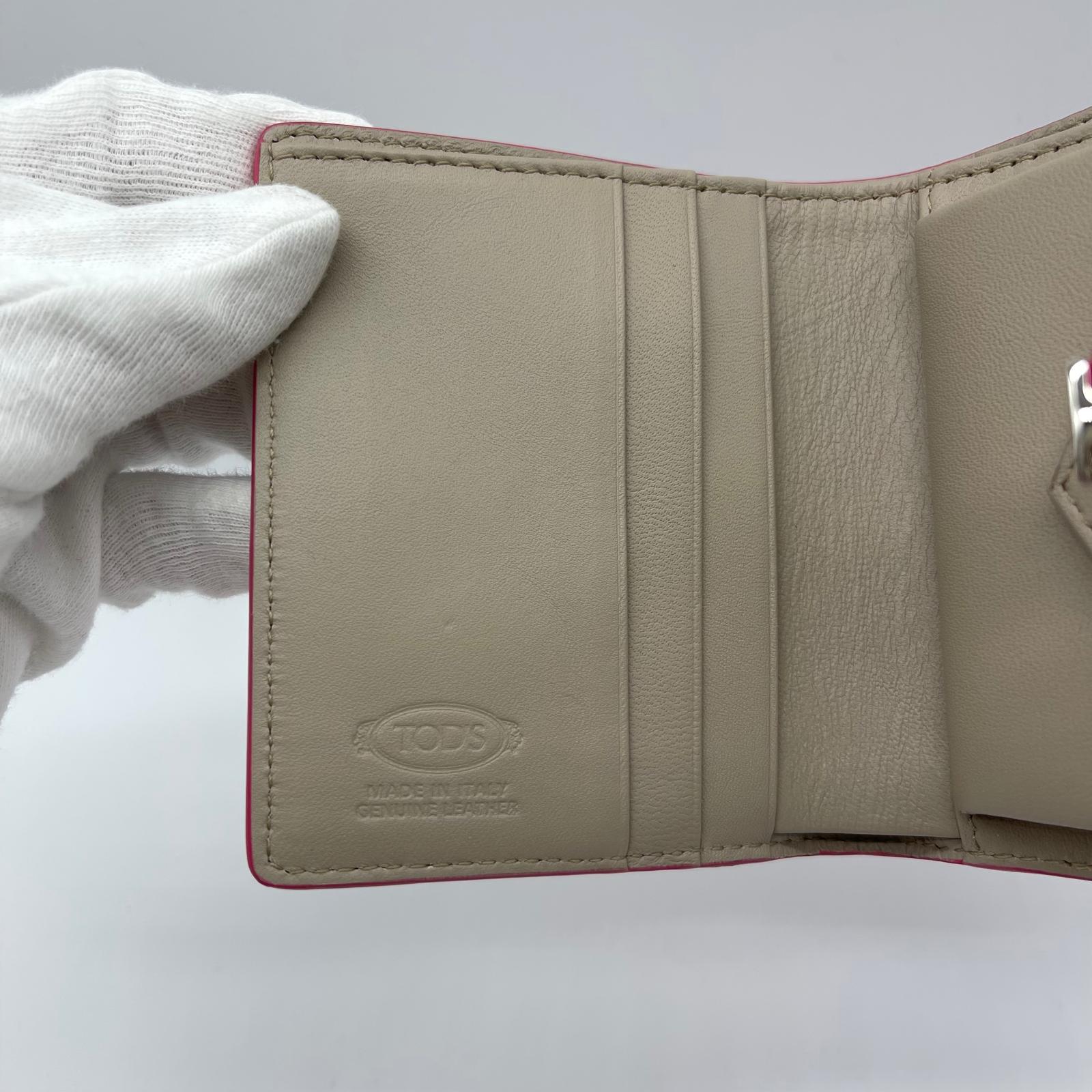 Tod's Wallet
