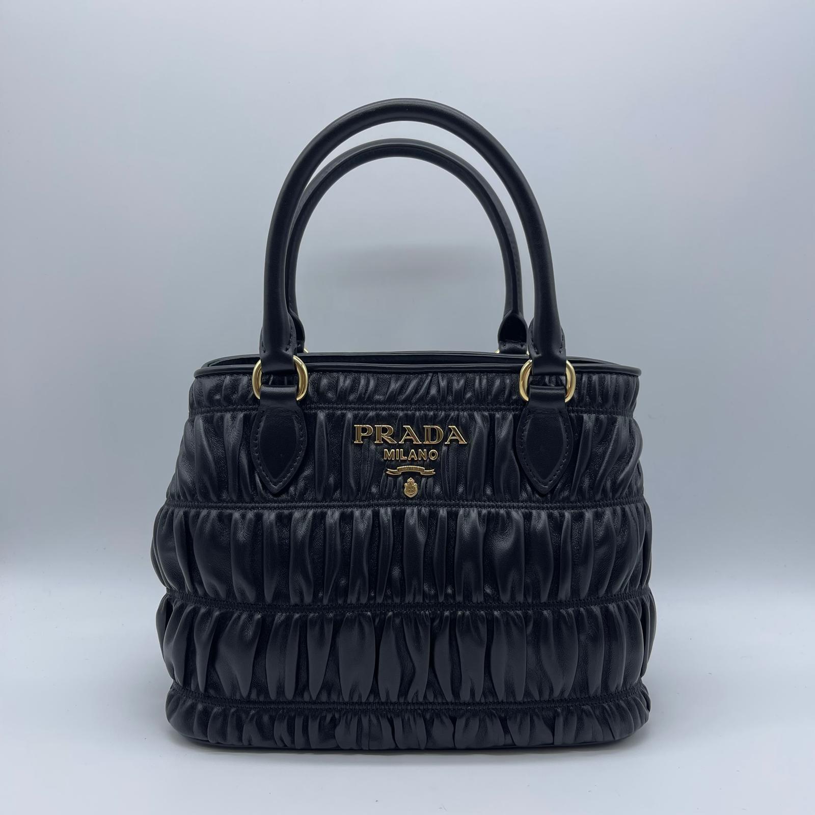 Prada Borsa a Mano Hand Bag