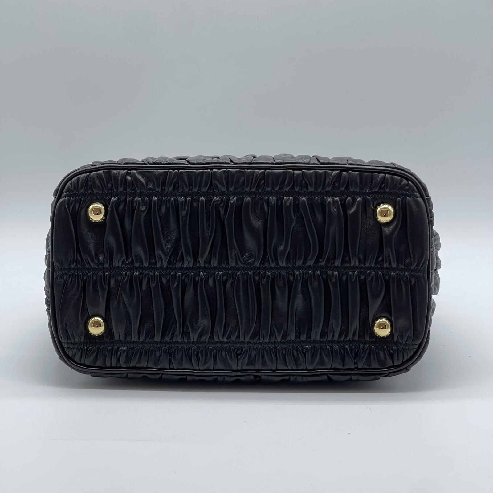 Prada Borsa a Mano Hand Bag