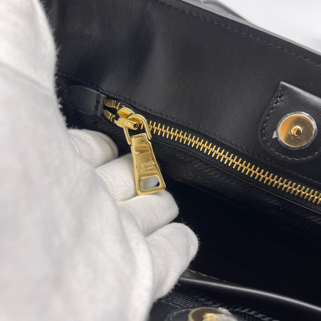 Prada Borsa a Mano Hand Bag