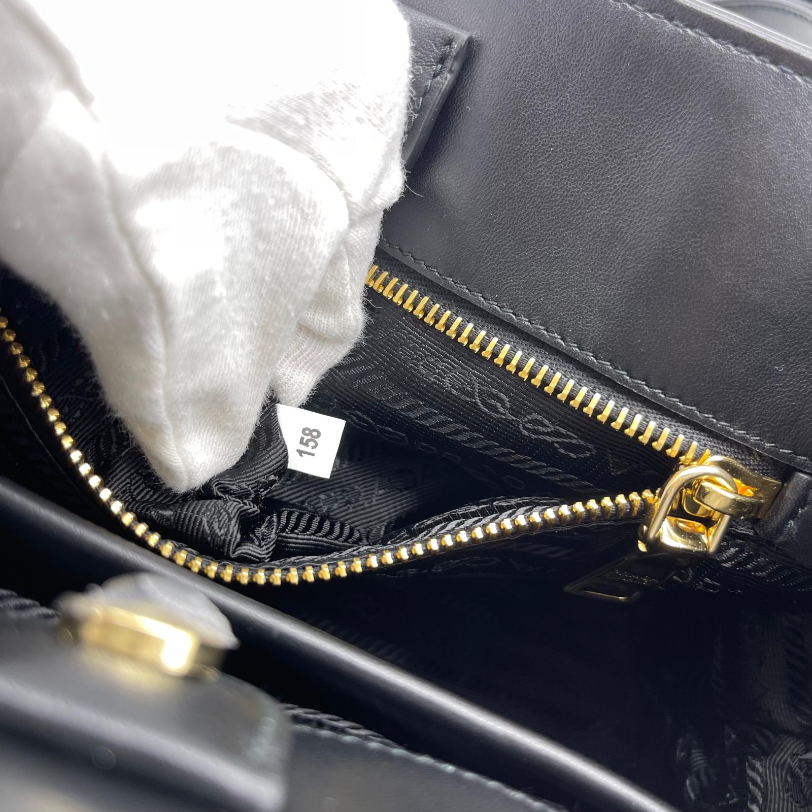 Prada Borsa a Mano Hand Bag
